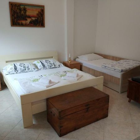 Apartment Monika Kotor Luaran gambar